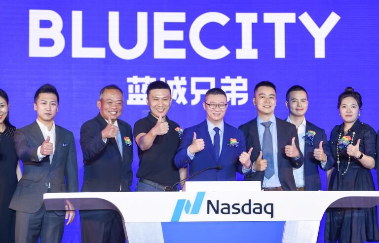 Nasdaq vs S&P 500: Which One Has More Tech Exposure?